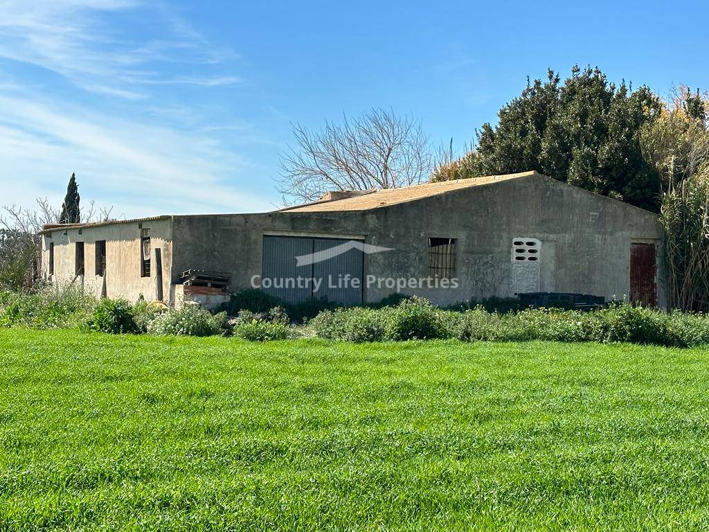 Ref 1457; Buy industrial building in San Fulgencio;