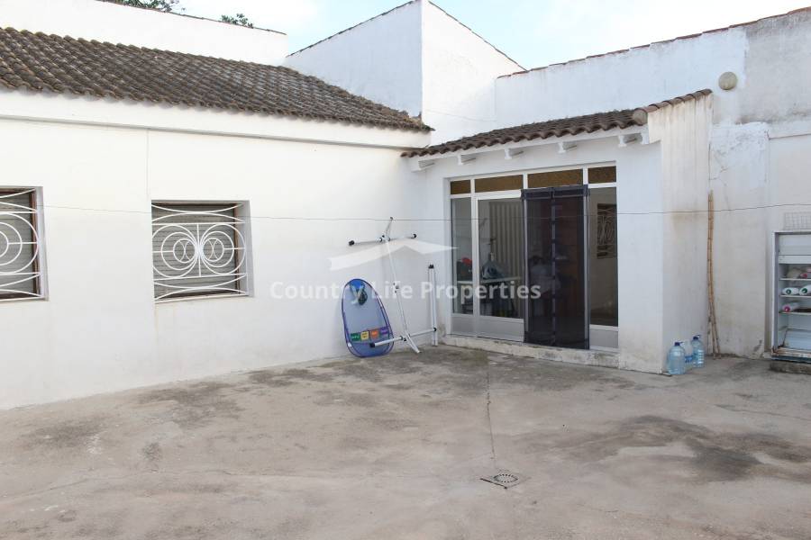 Revente - Commercial - Dolores - Countryside