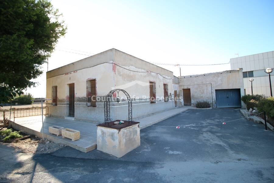 Resale - Village House - Dolores - Countryside