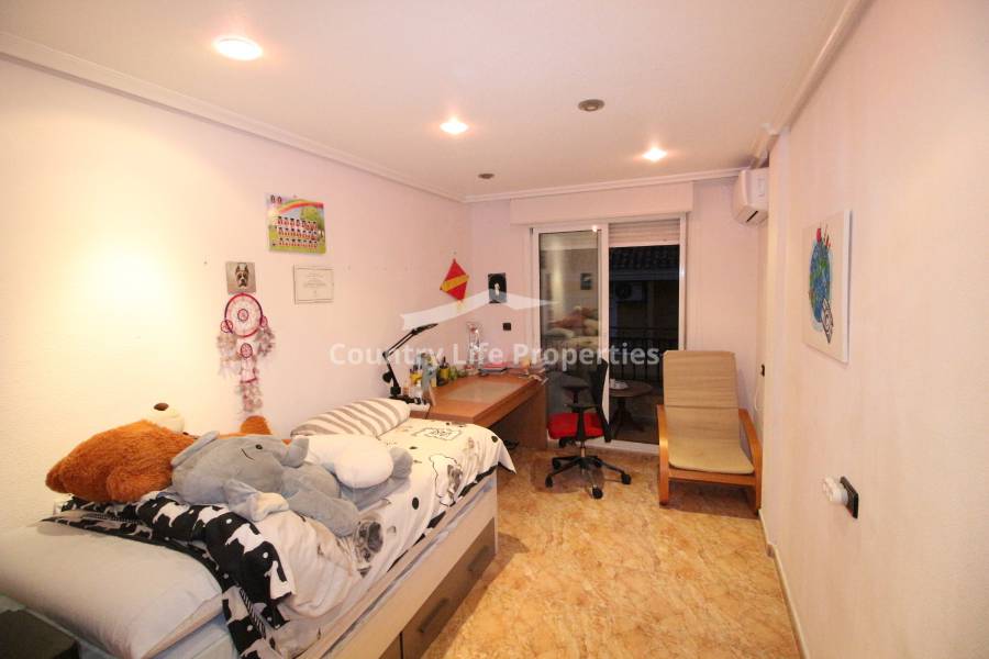 Resale - Quad / Semi detached - Catral - Town 