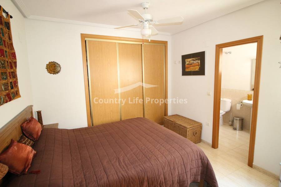 Resale - Apartment - Dolores - Town