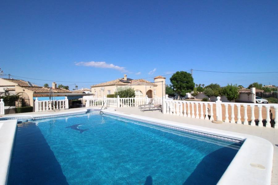 Resale - Villa - Catral - Countryside 