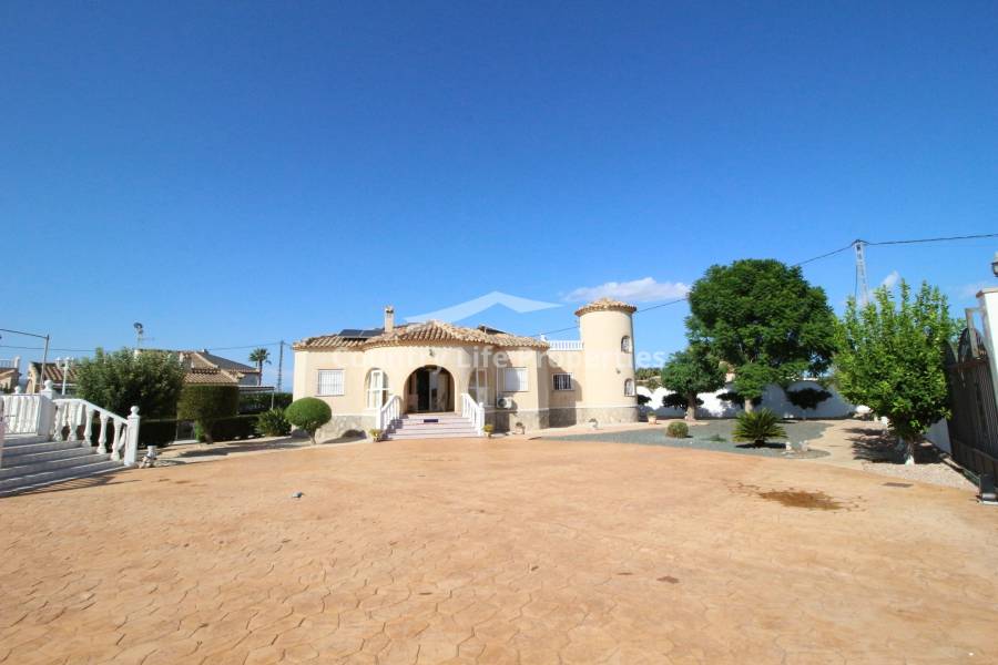 Resale - Villa - Catral - Countryside 