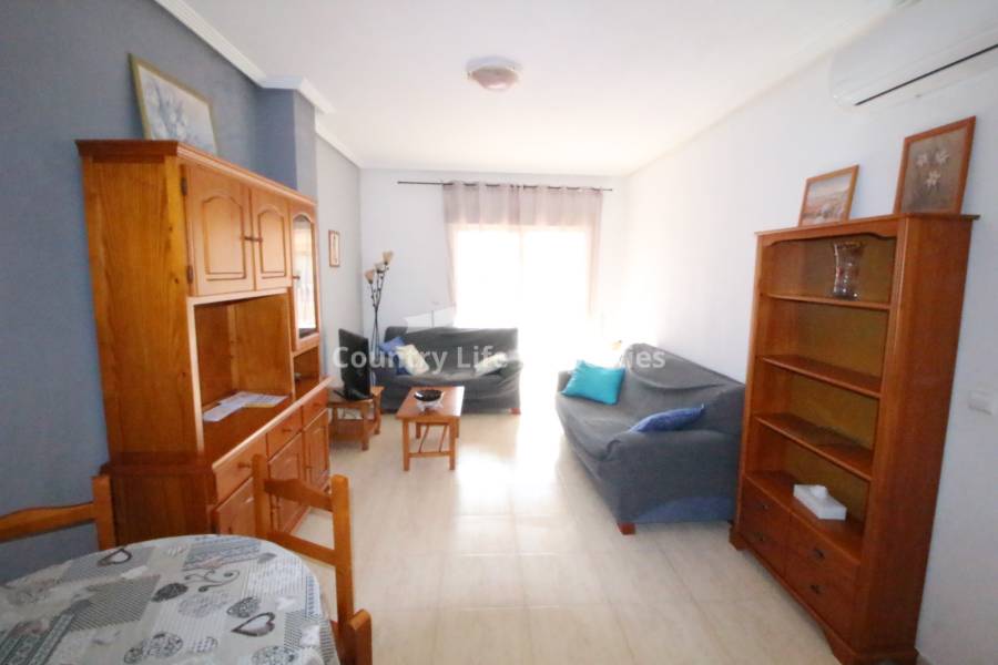 Resale - Apartment - Dolores - Town