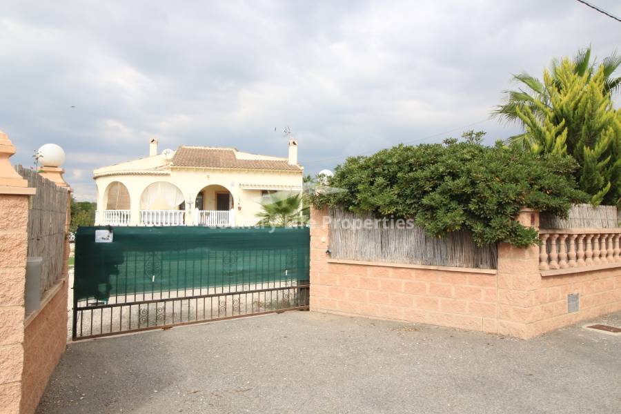 Resale - Country house - Catral - Countryside 