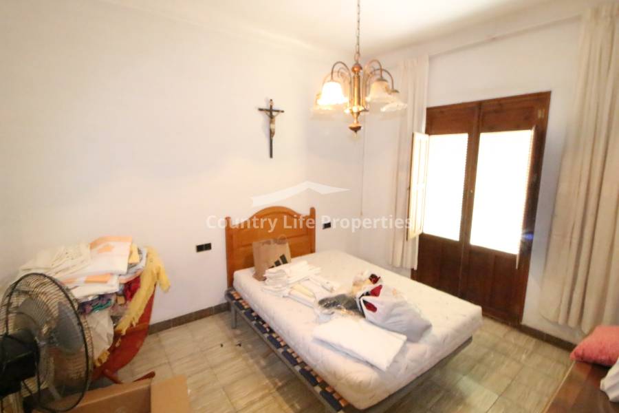 Resale - Village House - Dolores - Town