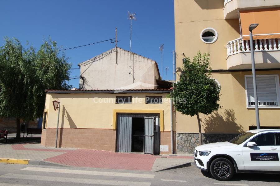 Resale - Village House - Dolores - Town