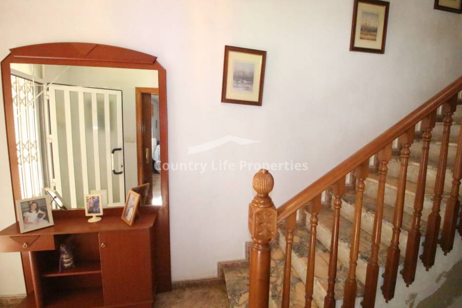 Resale - Village House - Dolores - Town