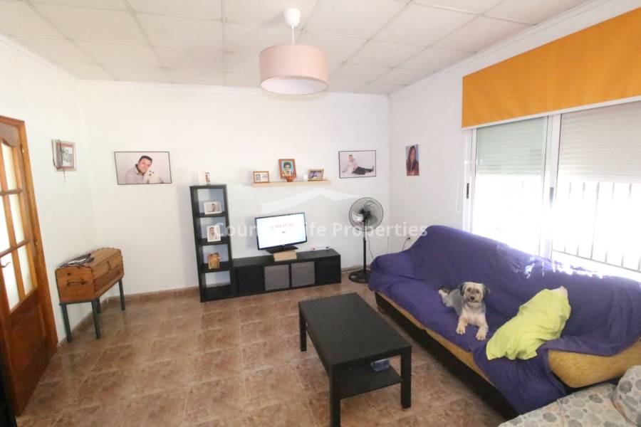 Resale - Village House - Dolores - Town