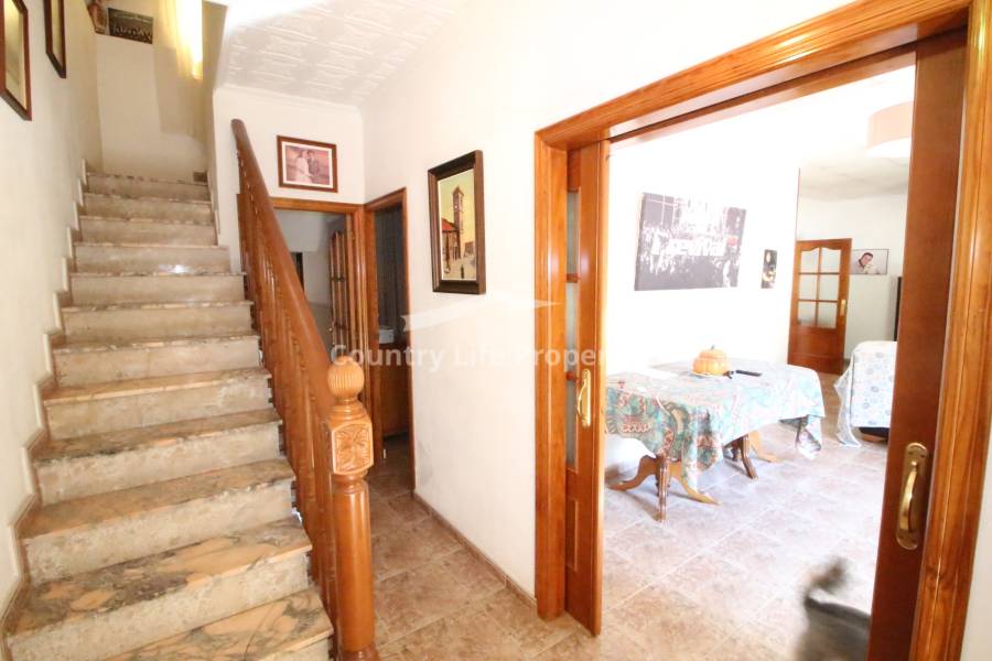 Resale - Village House - Dolores - Town