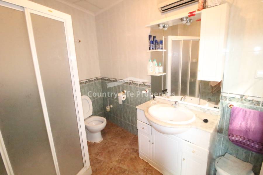 Resale - Village House - Dolores - Town