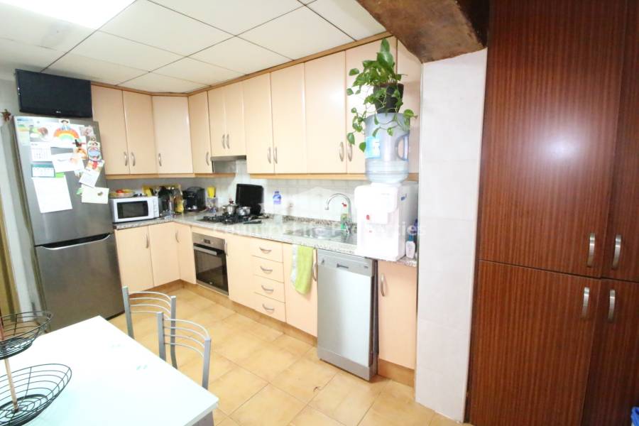 Resale - Apartment - Dolores - Town