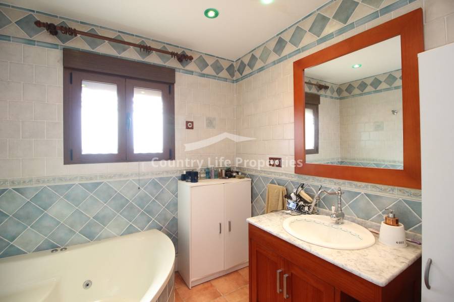 Resale - Villa - Catral - Countryside 