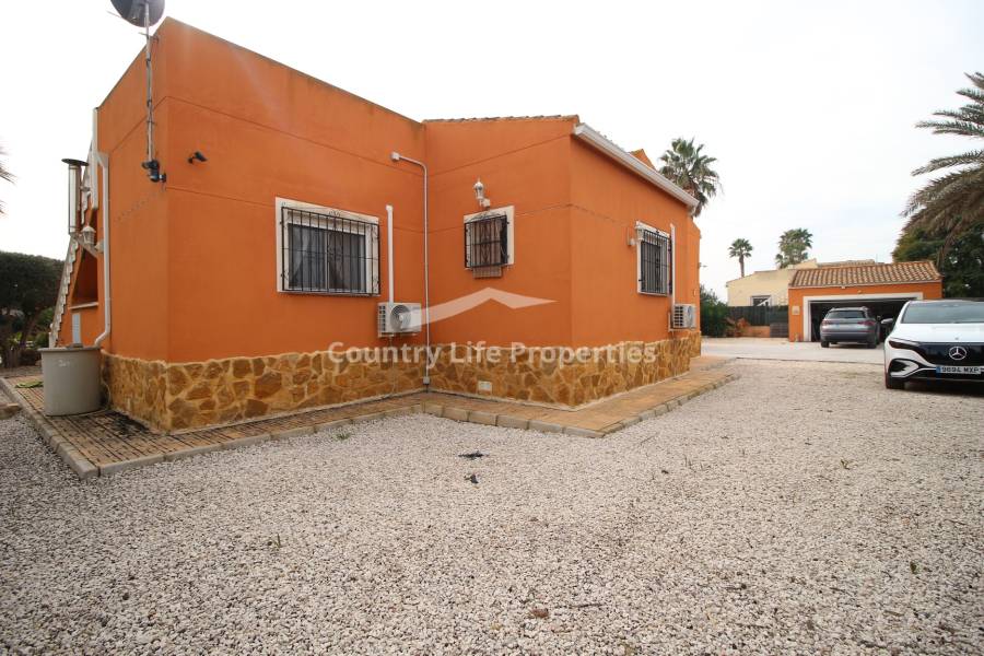 Resale - Villa - Catral - Countryside 