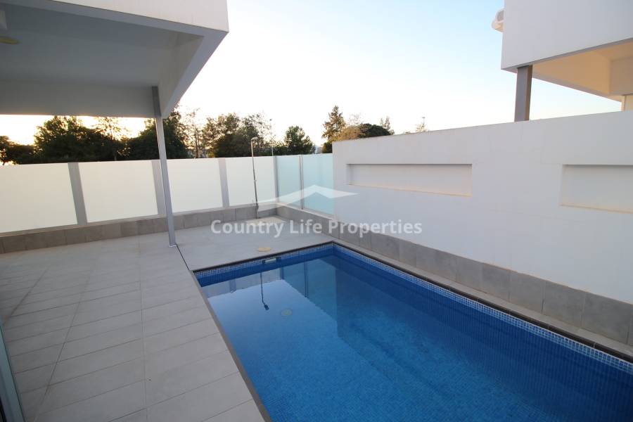 Long term rental - Quad / Semi detached - Dolores - Nuevo Sector 