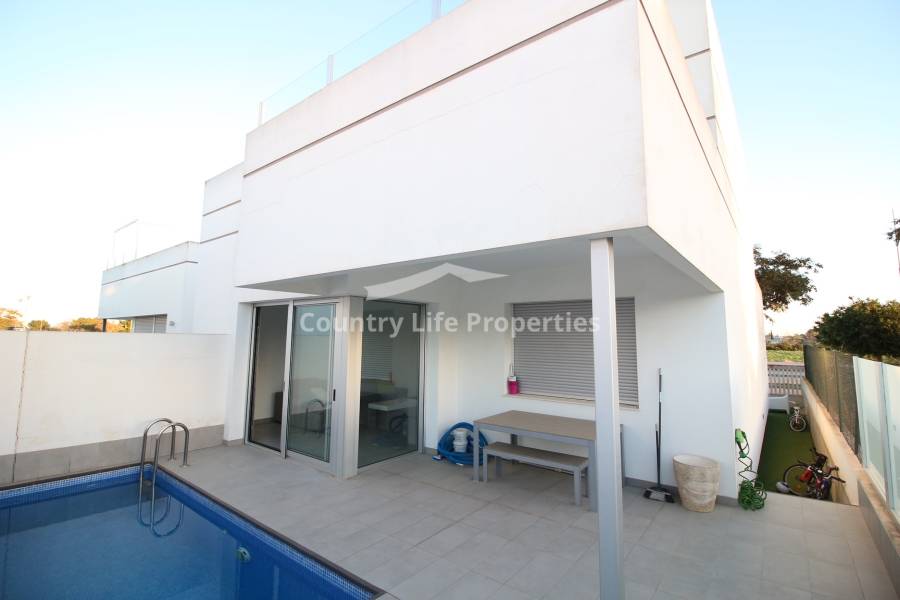 Long term rental - Quad / Semi detached - Dolores - Nuevo Sector 