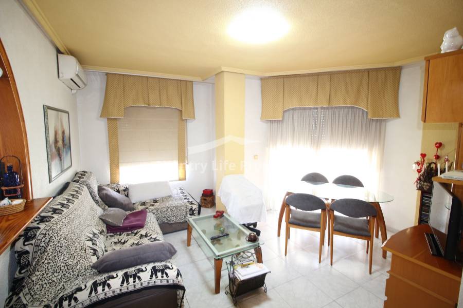 Resale - Apartment - Dolores - Town