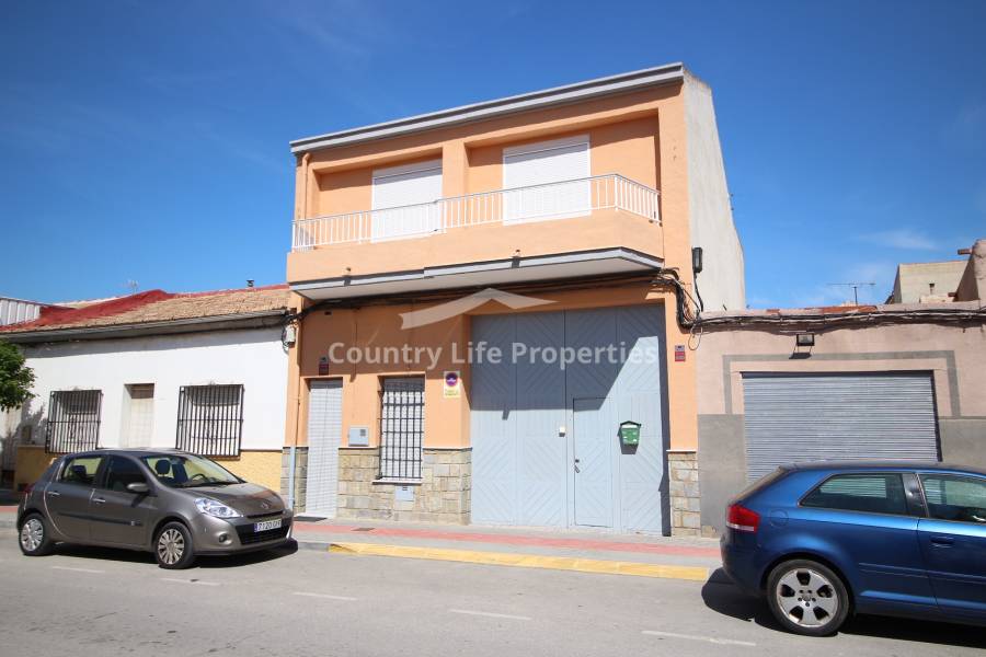 Segunda Mano - Casa de pueblo - Dolores - Pueblo
