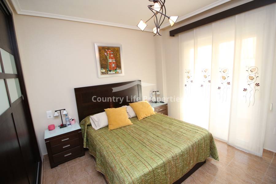 Resale - Apartment - Dolores - Town
