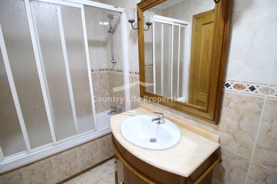 Revente - Triplex - Dolores - Town