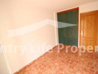 Revente - Triplex - Dolores - Town