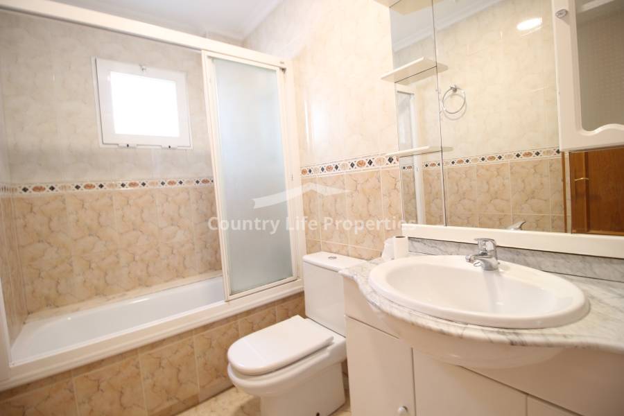 Revente - Triplex - Dolores - Town