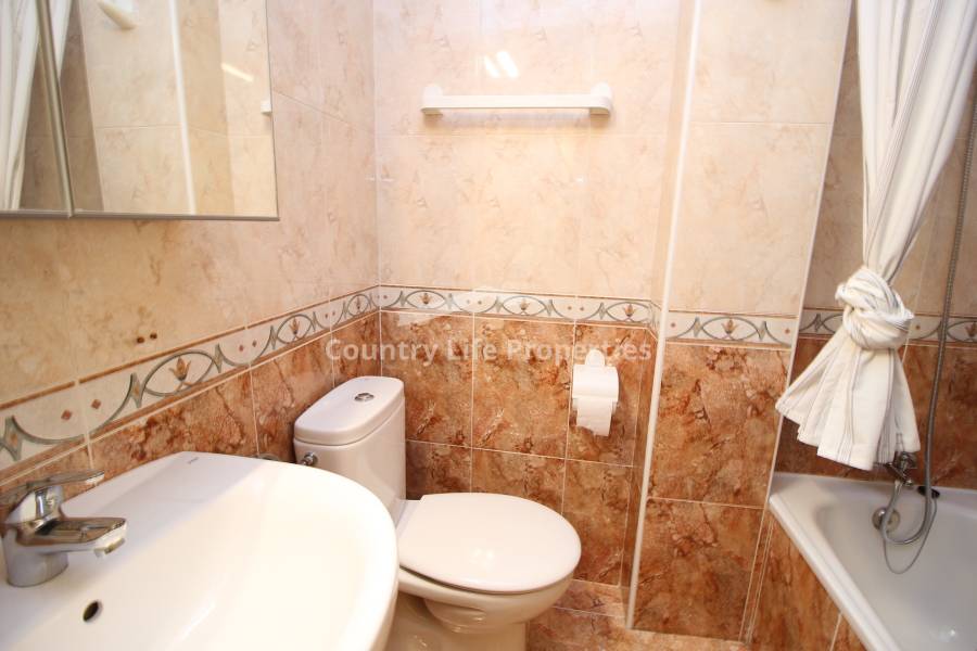 Lange termijn verhuur - Appartement - Dolores - Town