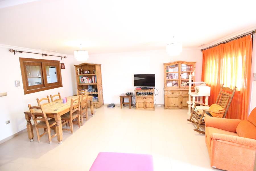 Segunda Mano - Bungalow - Dolores - Nuevo Sector 