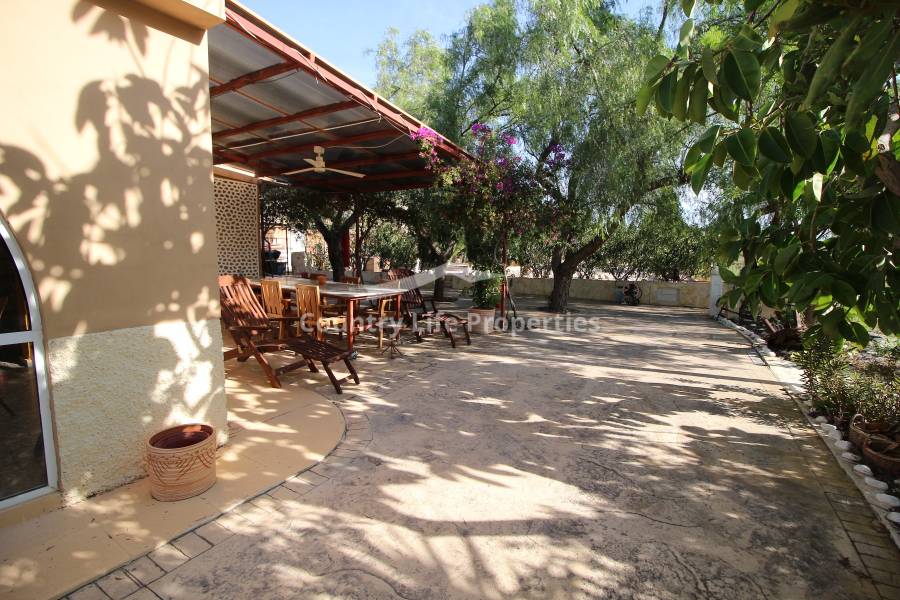 Перепродажа - Villa - Crevillente