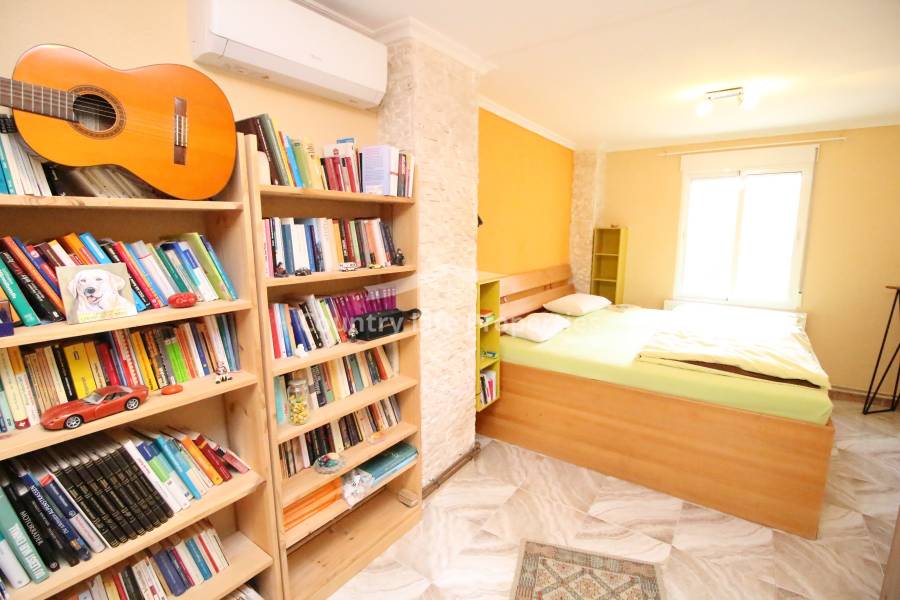 Перепродажа - Villa - Crevillente