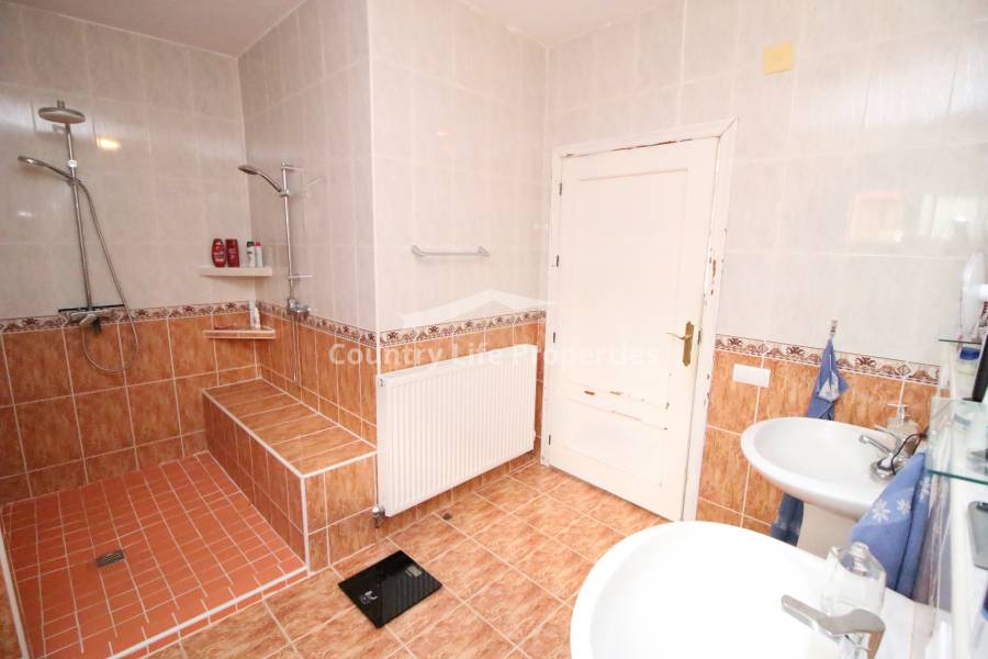 Перепродажа - Villa - Crevillente