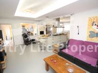 Перепродажа - Villa - Crevillente