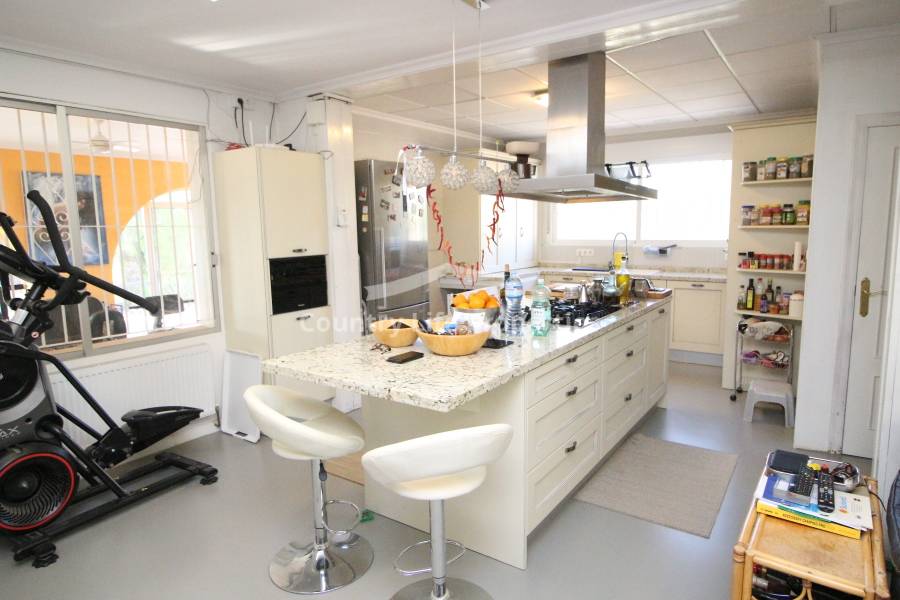 Перепродажа - Villa - Crevillente