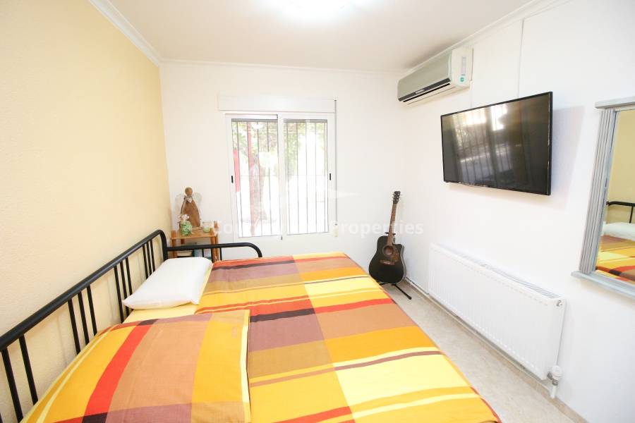 Перепродажа - Villa - Crevillente