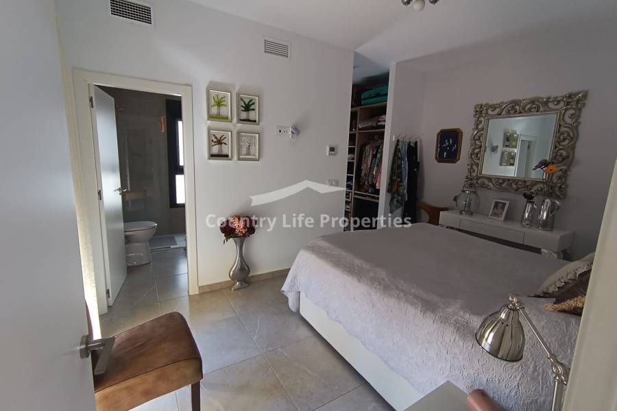 Resale - Villa - Daya Nueva - Town