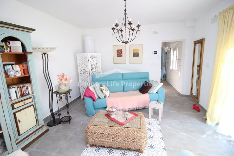 Resale - Quad / Semi detached - Dolores - Town