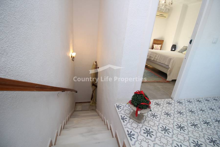 Resale - Quad / Semi detached - Dolores - Town