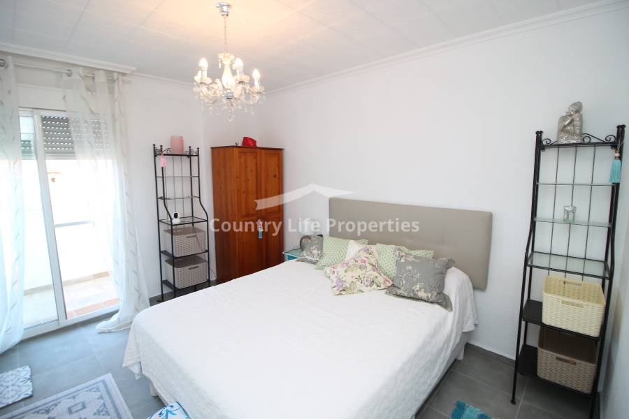 Resale - Quad / Semi detached - Dolores - Town