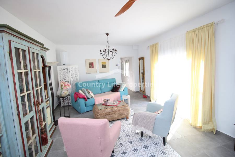 Resale - Quad / Semi detached - Dolores - Town