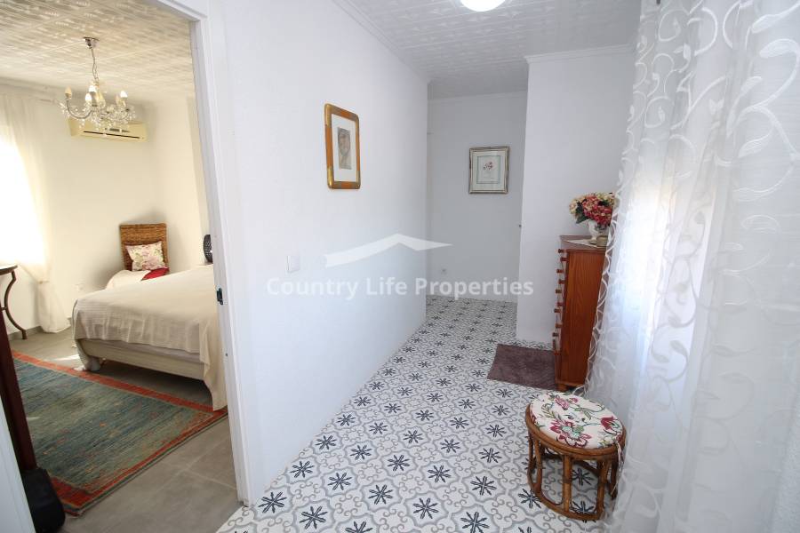 Resale - Quad / Semi detached - Dolores - Town
