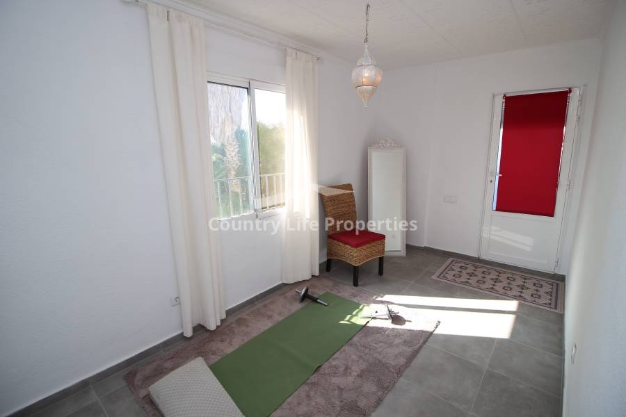 Resale - Quad / Semi detached - Dolores - Town