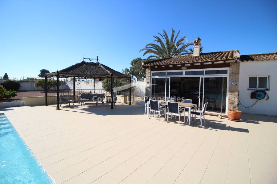 Resale - Villa - Catral - Countryside 