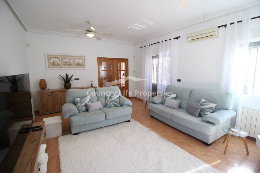 Resale - Villa - Catral - Countryside 