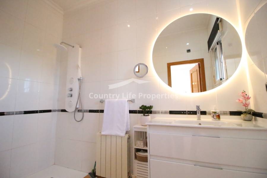 Resale - Villa - Catral - Countryside 