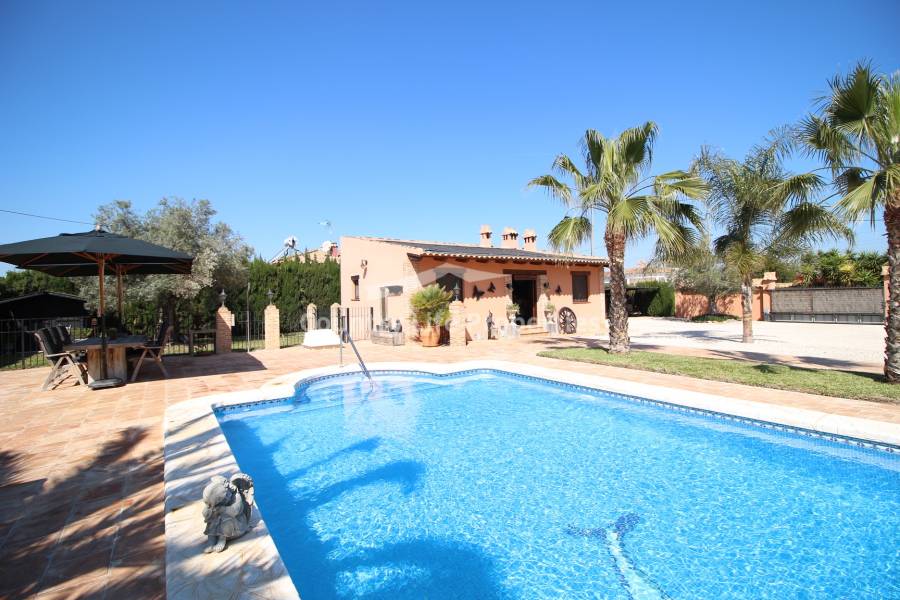 Resale - Villa - Catral - Countryside 
