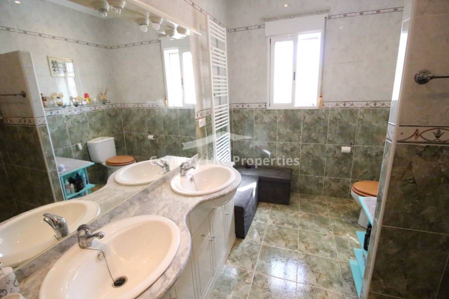 Resale - Villa - Catral - Countryside 