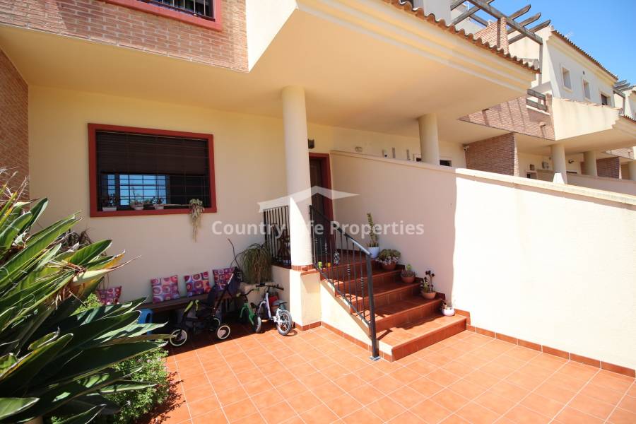 Resale - Townhouse - Dolores - Nuevo Sector 