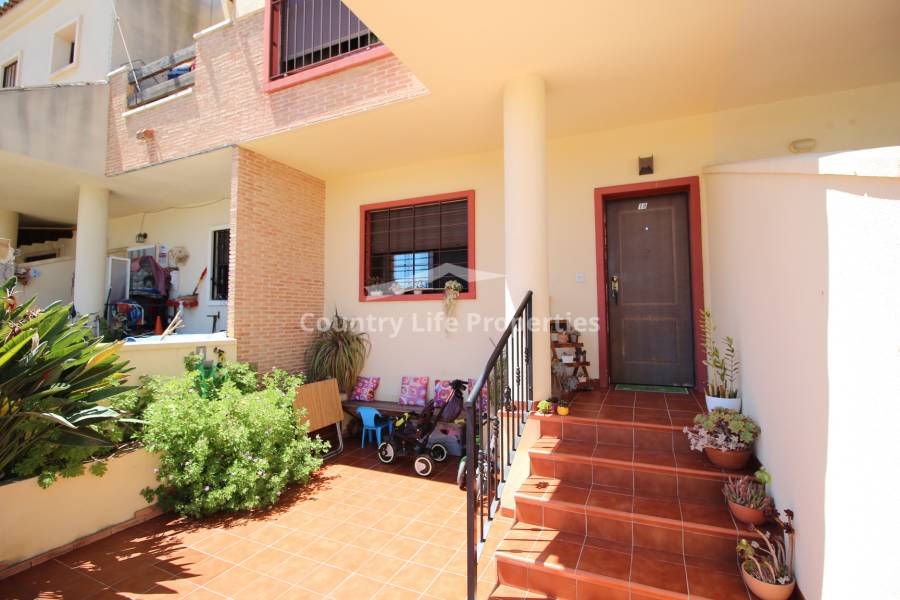 Resale - Townhouse - Dolores - Nuevo Sector 