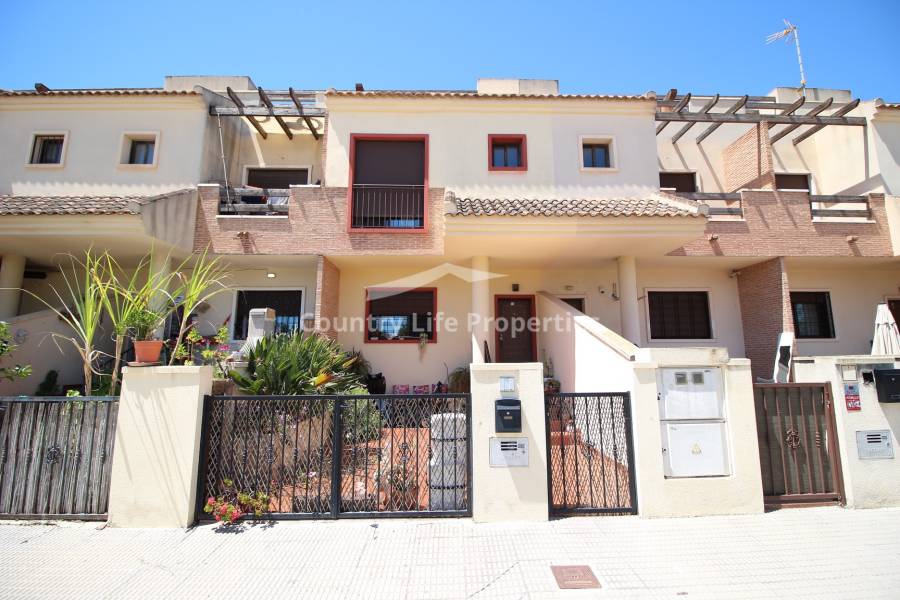 Resale - Townhouse - Dolores - Nuevo Sector 