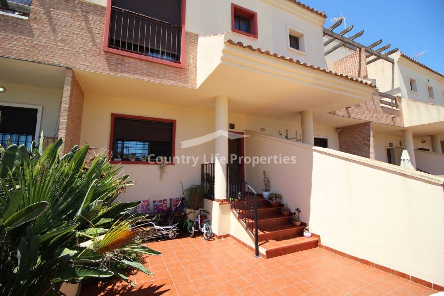 Resale - Townhouse - Dolores - Nuevo Sector 